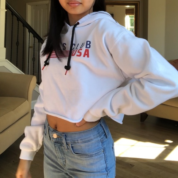 Soft Cropped Sweatshirt - Picture 3 of 5